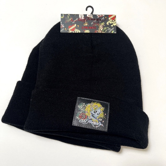 Ed Hardy Skull & Heart Beanie Set 2-Pack Knit Black Embroidered Logo Hat NWT - Picture 4 of 5